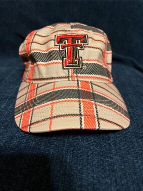 EUC TOP OF THE WORLD TEXAS TECH Plaid Fitted Cap